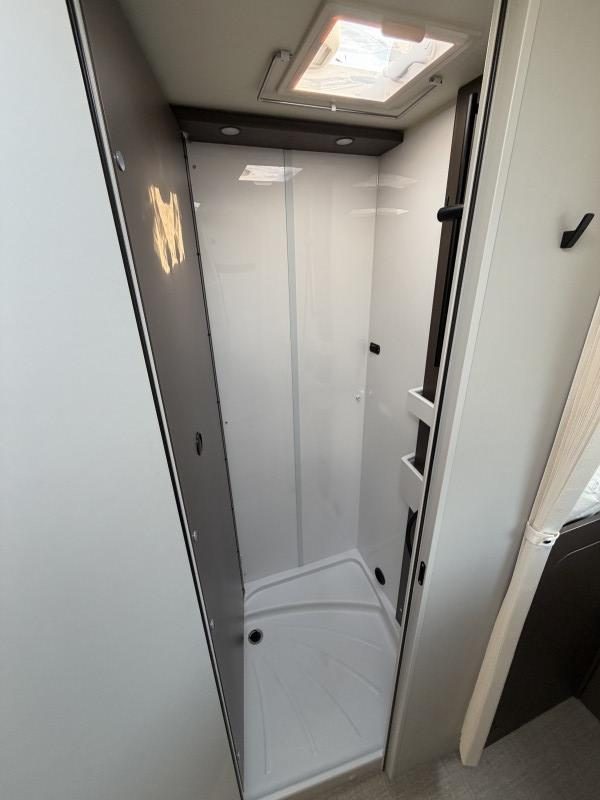 BURSTNER B66 690 TD nuovo - foto 22