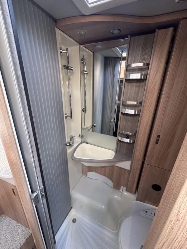 KNAUS SKY I 700 LG usato - foto 5