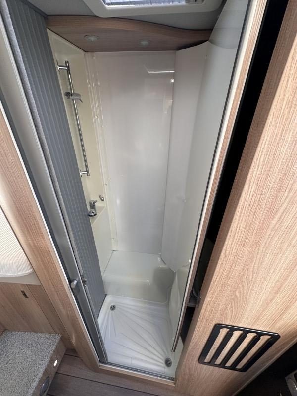 KNAUS SKY I 700 LG usato - foto 6