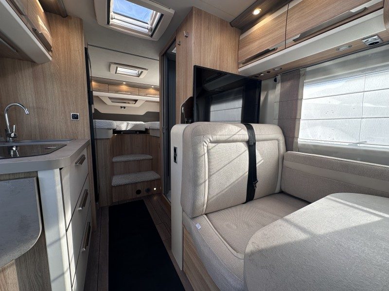 KNAUS SKY I 700 LG usato - foto 12