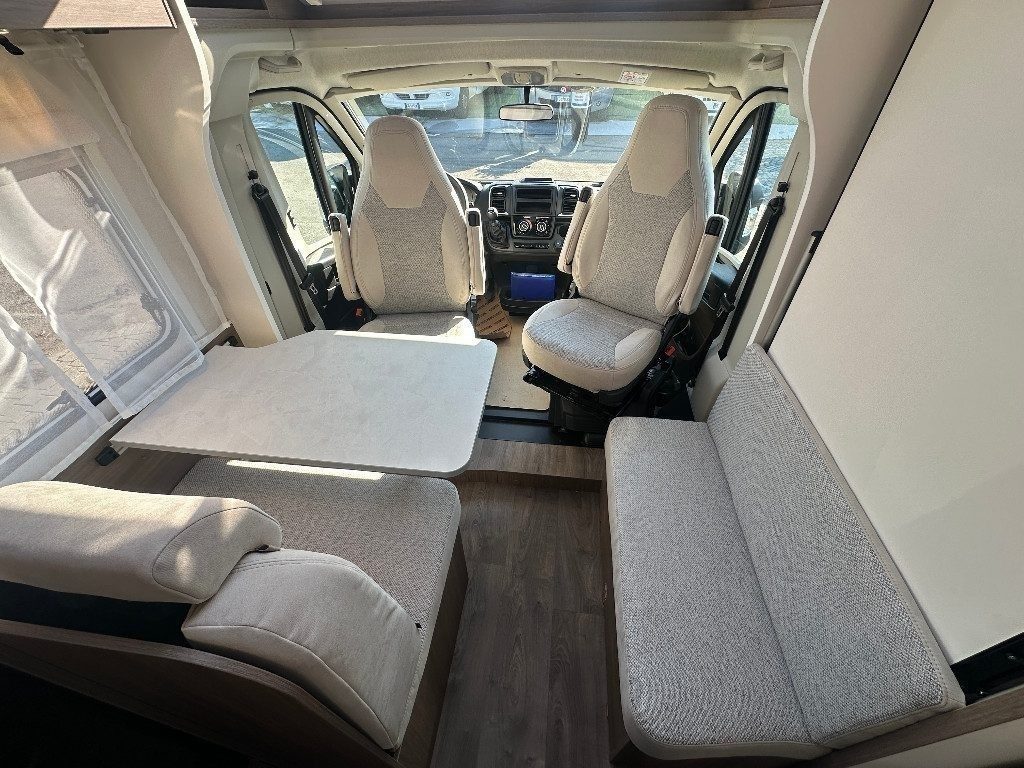 CARADO V 347 CON BASCULANTE - foto 7