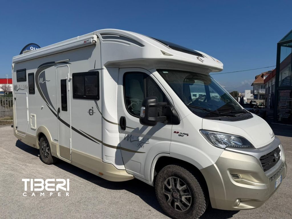 Caravan International Magis 95 XT: semintegrale compatto