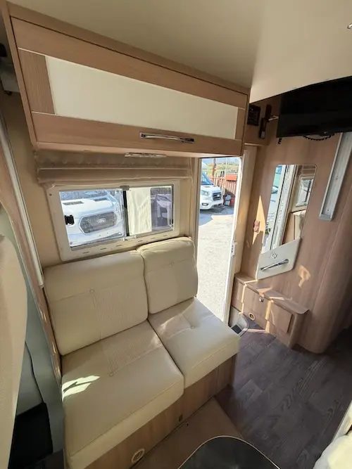 Caravan International Magis 95 XT: semintegrale compatto - foto 8