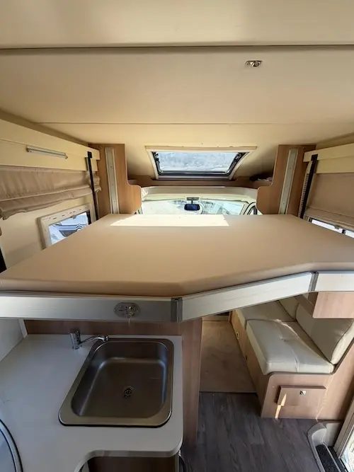 Caravan International Magis 95 XT: semintegrale compatto - foto 9