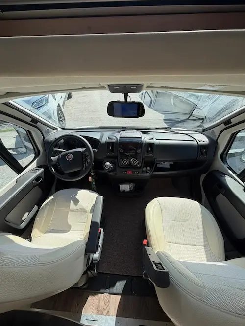 Caravan International Magis 95 XT: semintegrale compatto - foto 22