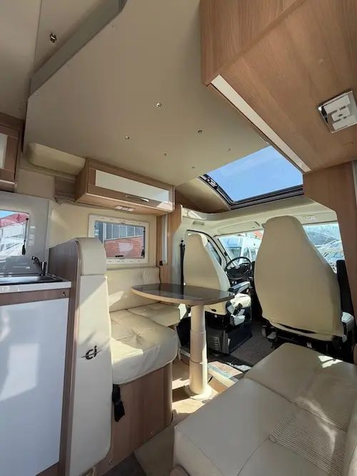 Caravan International Magis 95 XT: semintegrale compatto - foto 23