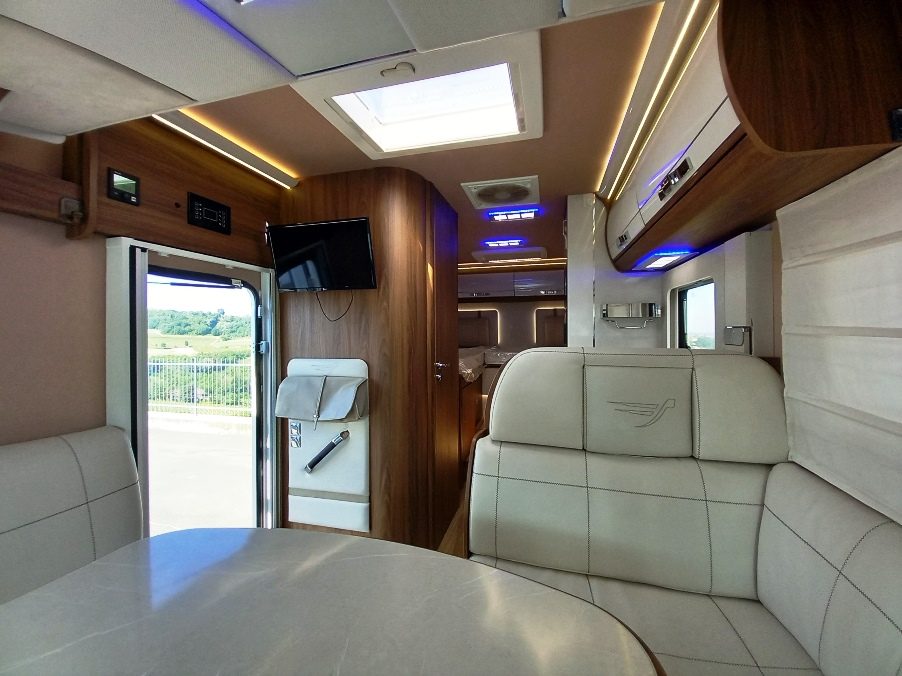 Arca H 699 GLG, motorhome letti gemelli, telaio alko e doppio pavimento, € 84900,00 - Barbera Caravan - foto 6