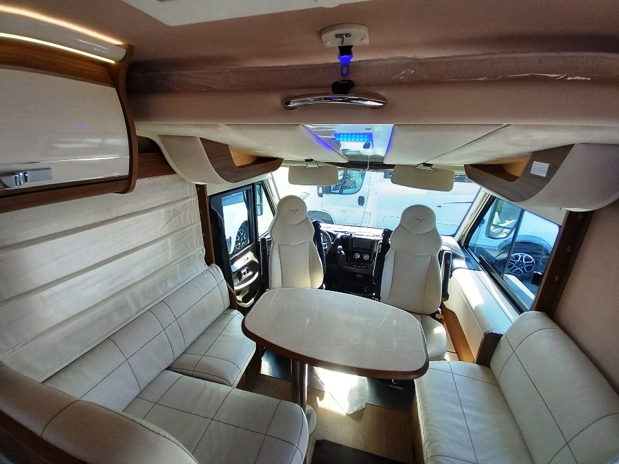 Arca H 699 GLG, motorhome letti gemelli, telaio alko e doppio pavimento, € 84900,00 - Barbera Caravan - foto 7