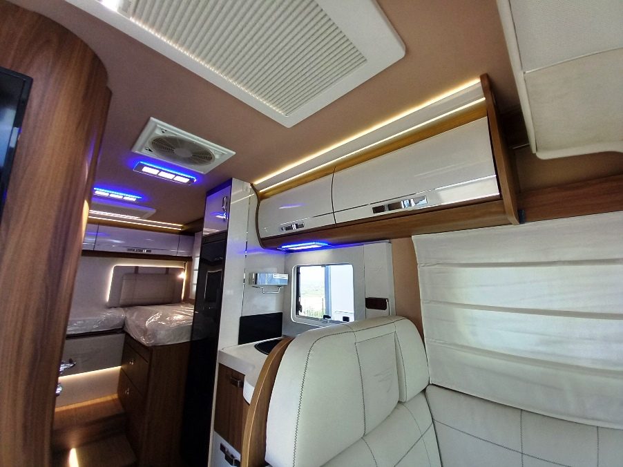 Arca H 699 GLG, motorhome letti gemelli, telaio alko e doppio pavimento, € 84900,00 - Barbera Caravan - foto 8