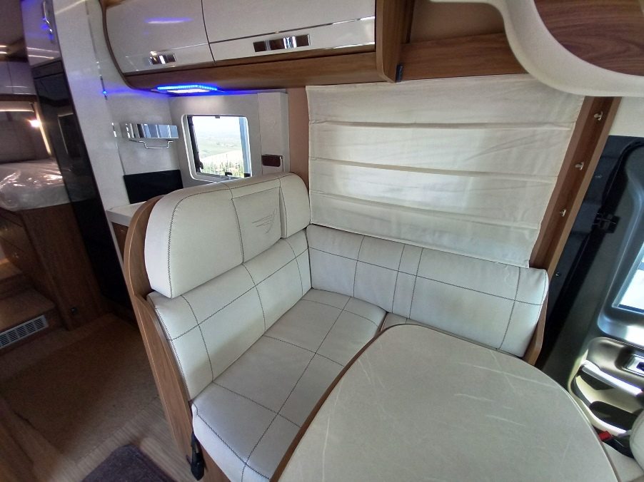 Arca H 699 GLG, motorhome letti gemelli, telaio alko e doppio pavimento, € 84900,00 - Barbera Caravan - foto 9