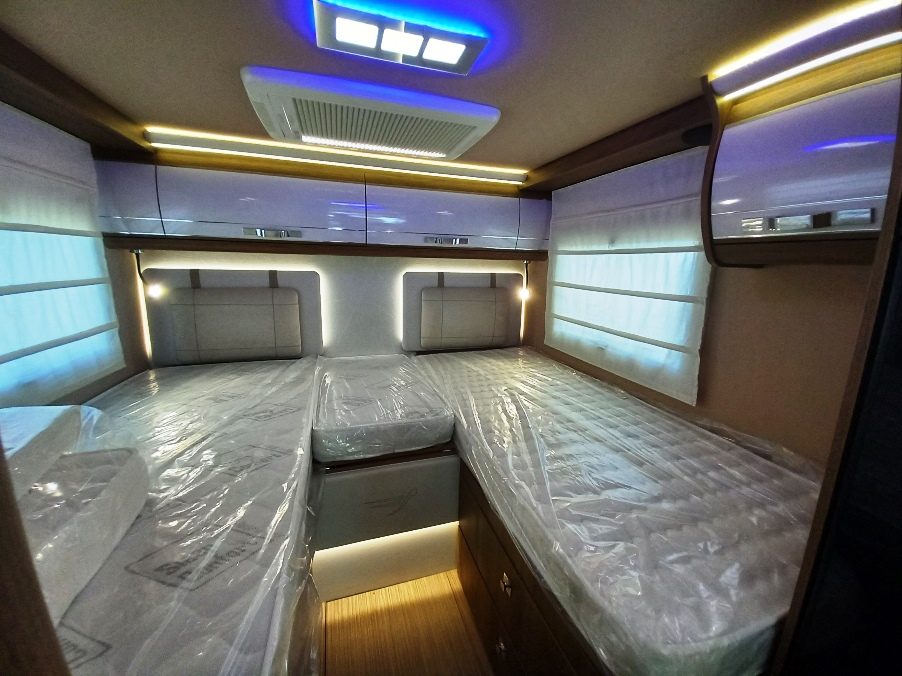 Arca H 699 GLG, motorhome letti gemelli, telaio alko e doppio pavimento, € 84900,00 - Barbera Caravan - foto 11