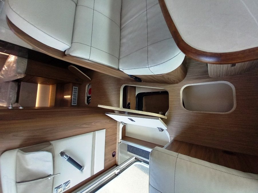 Arca H 699 GLG, motorhome letti gemelli, telaio alko e doppio pavimento, € 84900,00 - Barbera Caravan - foto 16