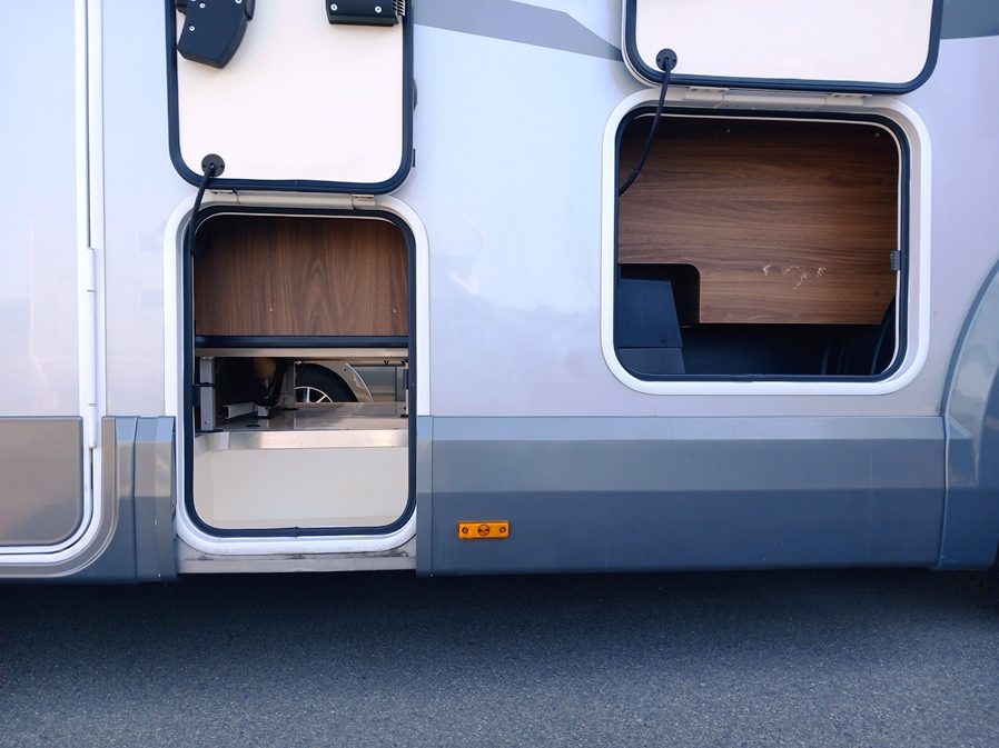 Arca H 699 GLG, motorhome letti gemelli, telaio alko e doppio pavimento, € 84900,00 - Barbera Caravan - foto 19