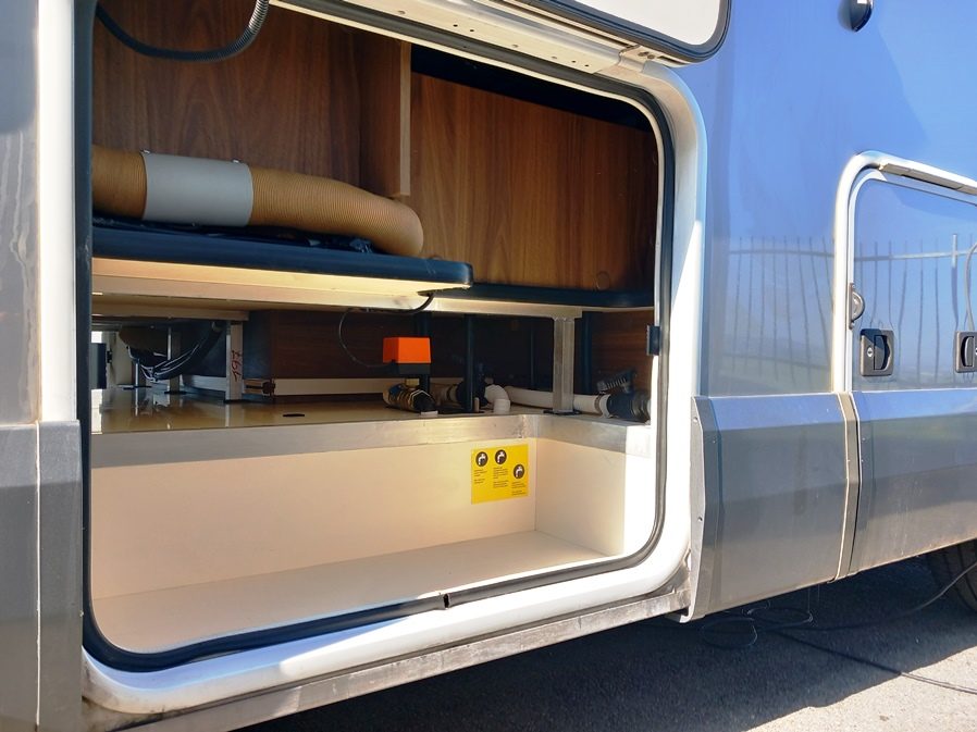 Arca H 699 GLG, motorhome letti gemelli, telaio alko e doppio pavimento, € 84900,00 - Barbera Caravan - foto 20