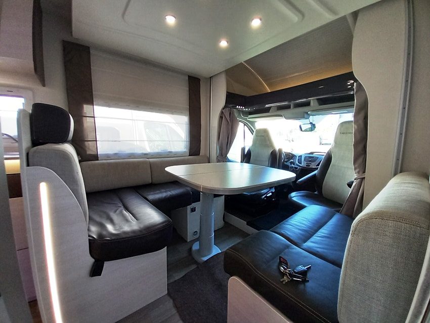 Chausson Flash 716 semintegrale con castelli e garage € 49900,00 - Barbera Caravan - foto 6