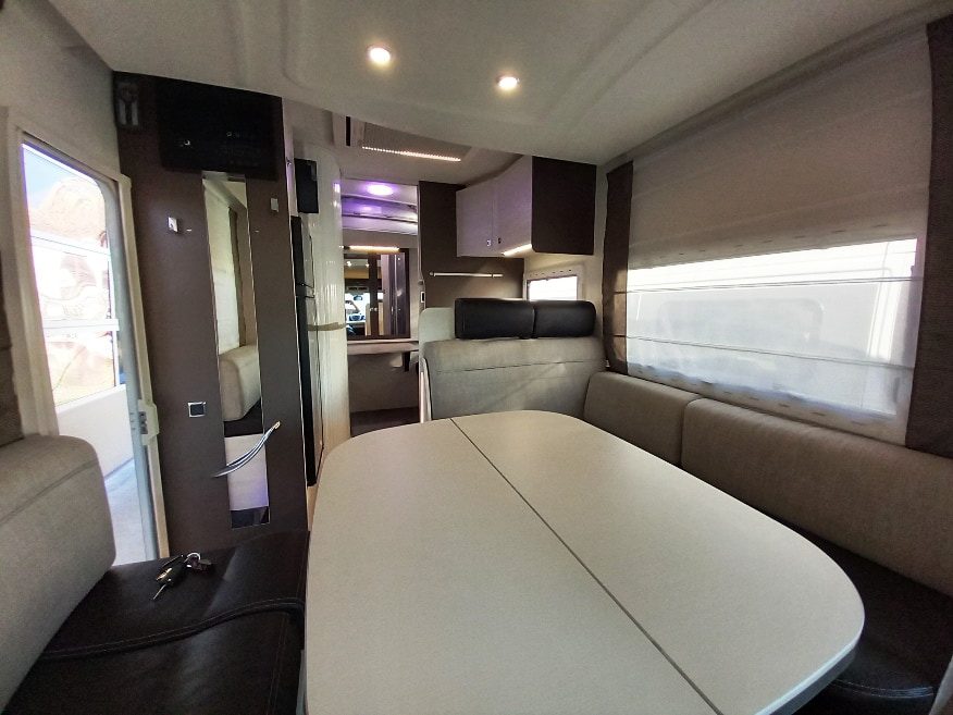 Chausson Flash 716 semintegrale con castelli e garage € 49900,00 - Barbera Caravan - foto 7