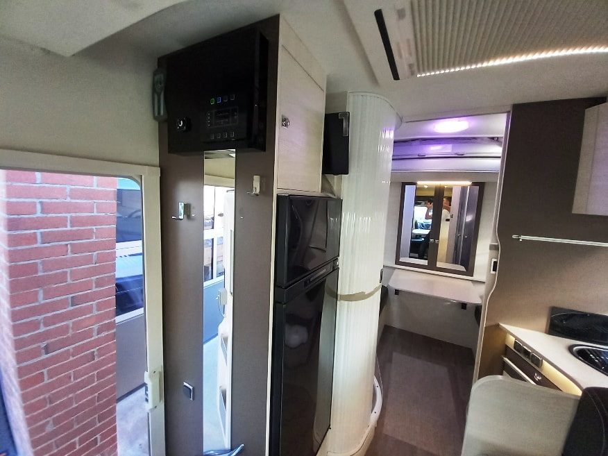 Chausson Flash 716 semintegrale con castelli e garage € 49900,00 - Barbera Caravan - foto 11