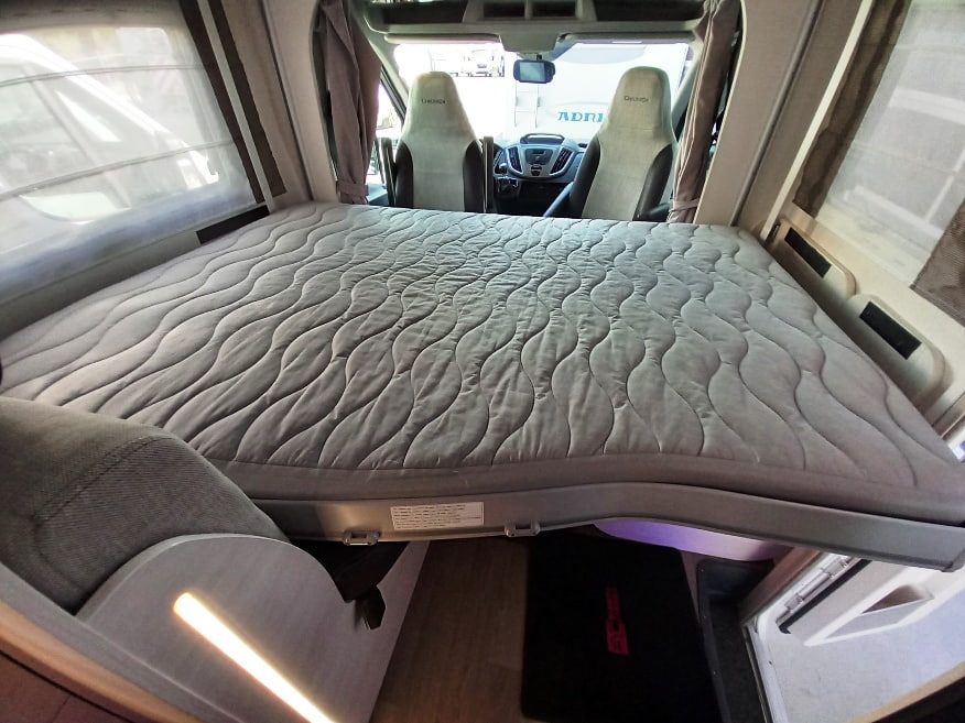 Chausson Flash 716 semintegrale con castelli e garage € 49900,00 - Barbera Caravan - foto 14