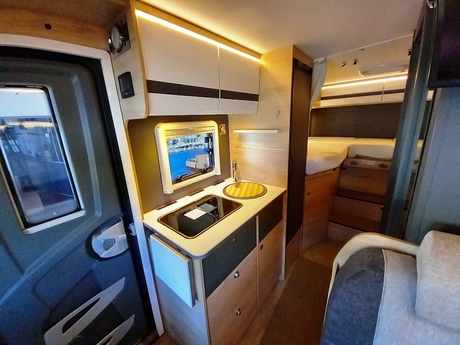 Dethleffs Globebus Go T45 semintegrale letti gemelli, € 67900,00 - Barbera Caravan - foto 10