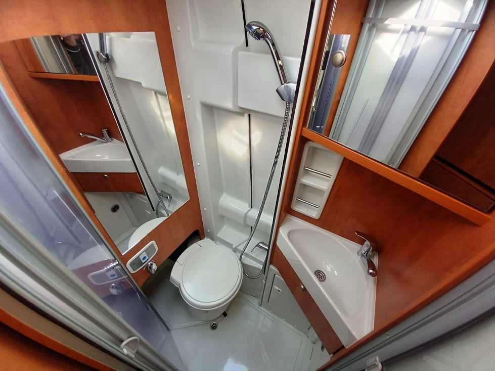 Malibu Van by Carthago 600DB € 59900,00 - Barbera Caravan - foto 14