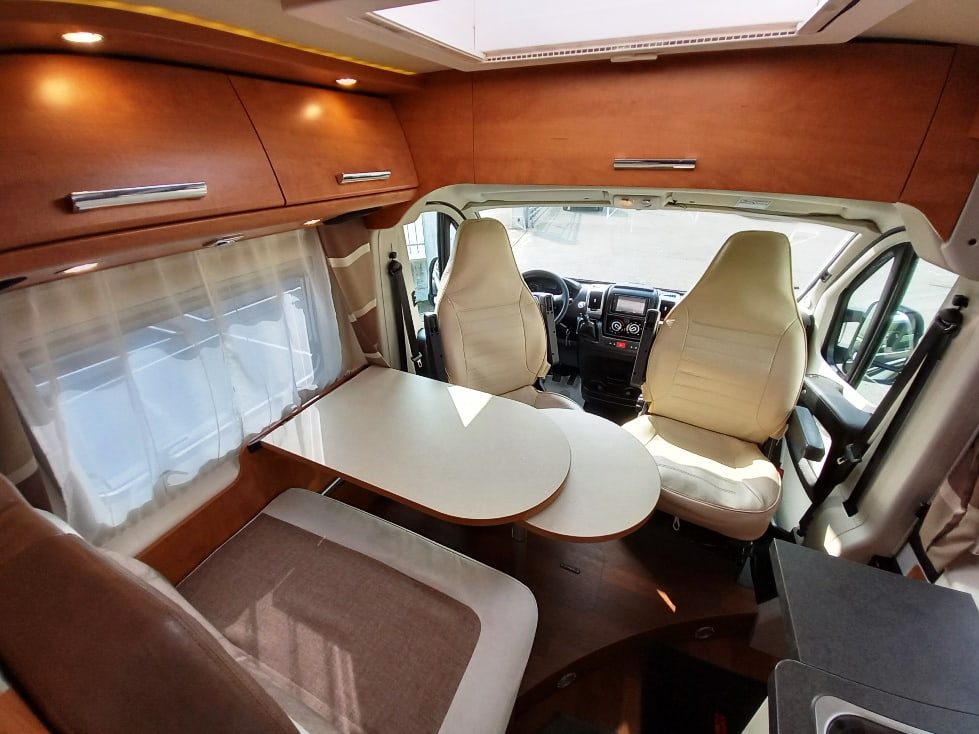 Malibu Van by Carthago 600DB € 59900,00 - Barbera Caravan - foto 17