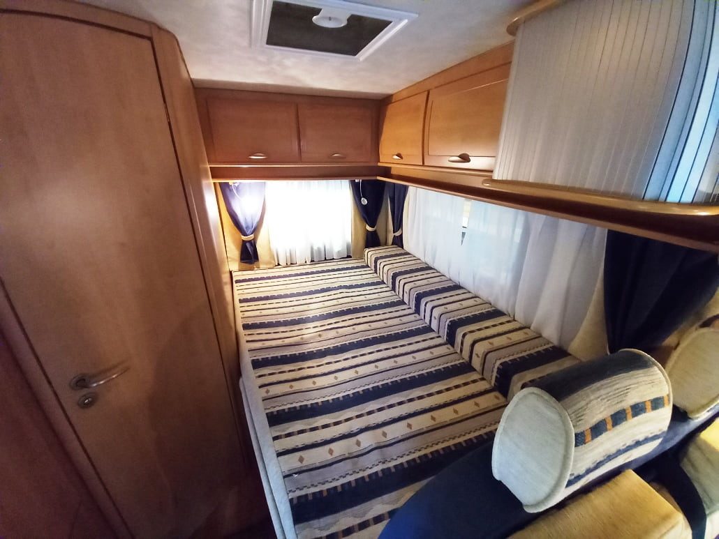 Mc Louis Glen 262, semintegrale con letto alla francese, € 25900,00 - Barbera Caravan - foto 10