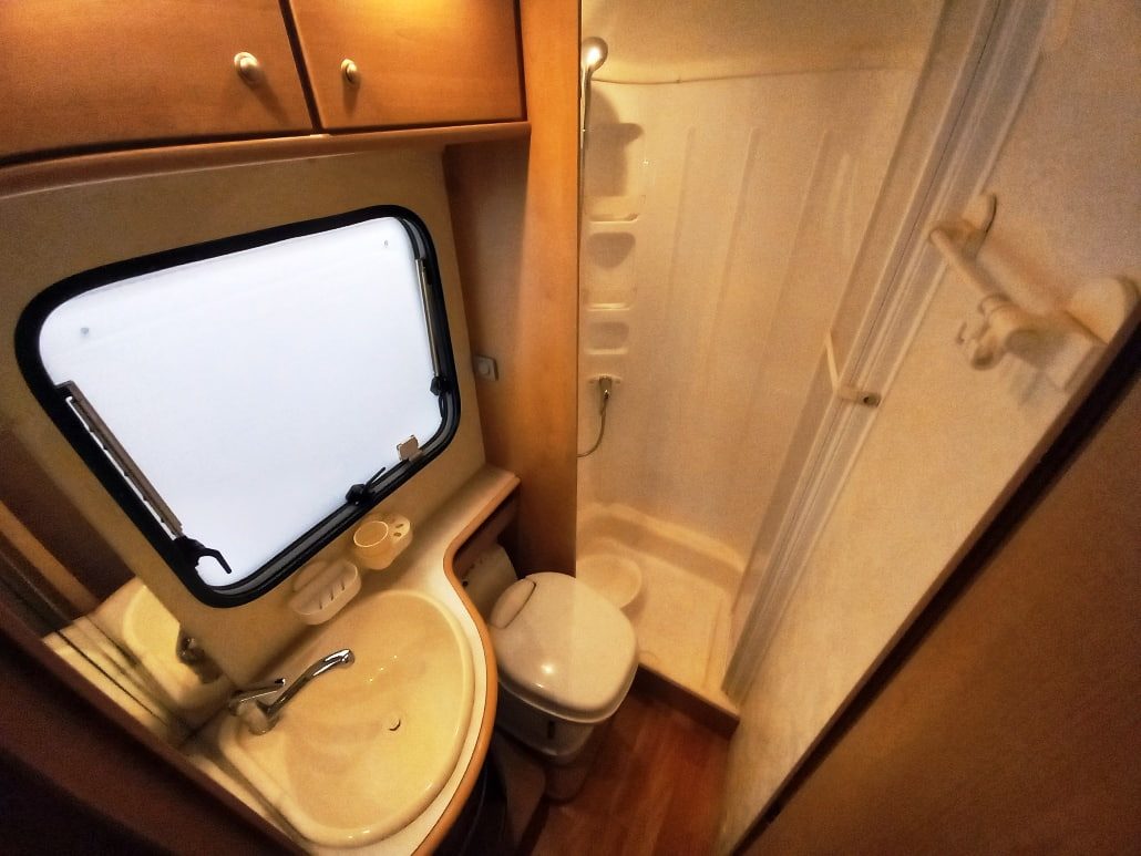 Mc Louis Glen 262, semintegrale con letto alla francese, € 25900,00 - Barbera Caravan - foto 12