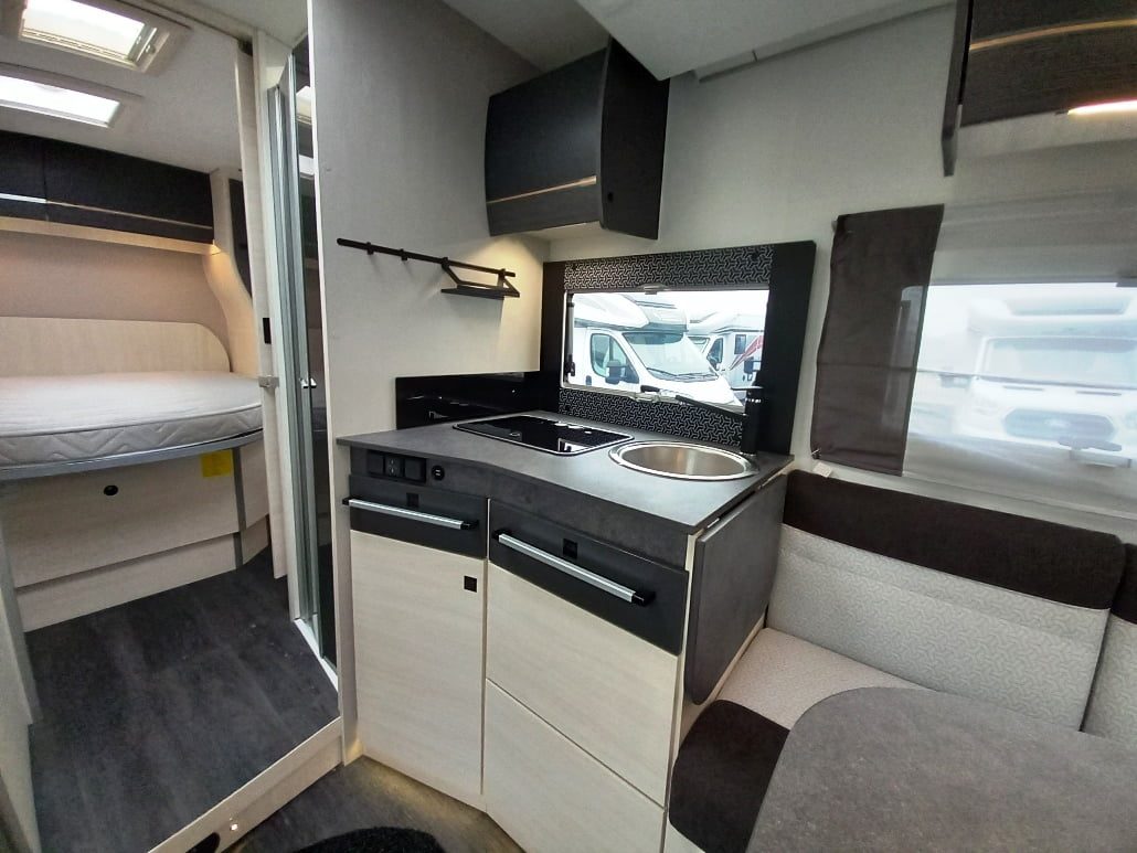 Challenger 328 Graphite Vip, cambio automatico, € 61900,00 - Barbera Caravan - foto 7
