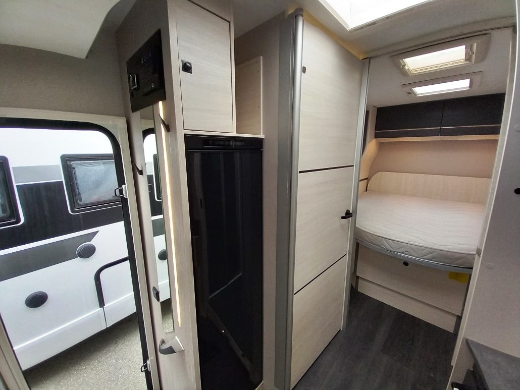 Challenger 328 Graphite Vip, cambio automatico, € 61900,00 - Barbera Caravan - foto 8