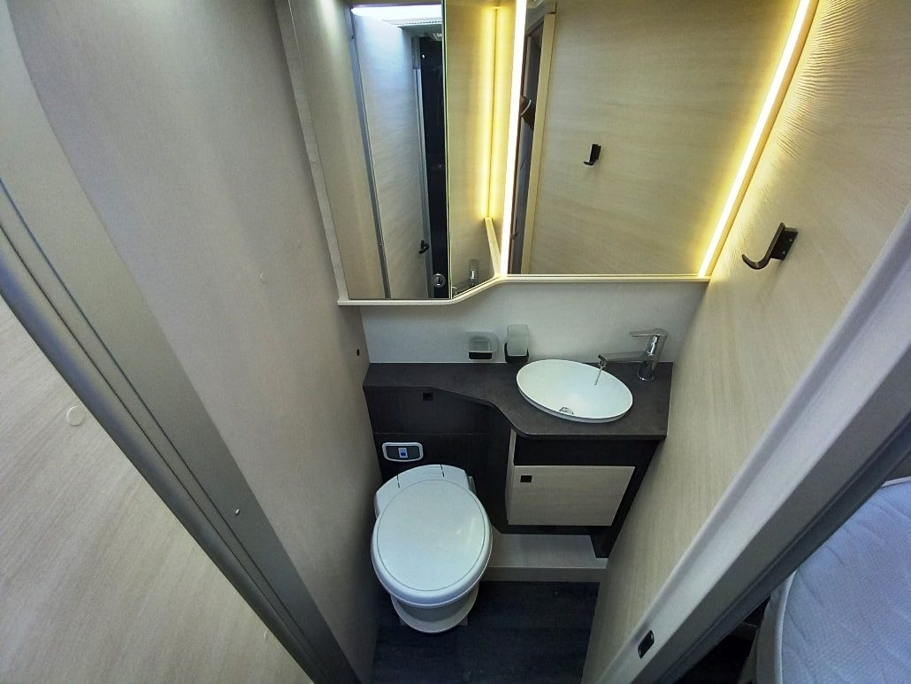 Challenger 328 Graphite Vip, cambio automatico, € 61900,00 - Barbera Caravan - foto 11