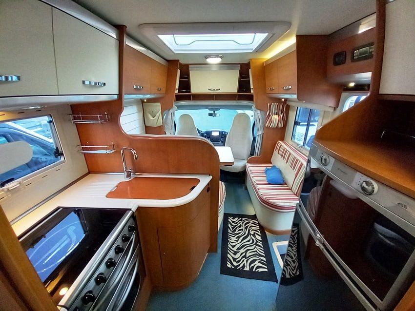 Arca P 680 LSX letto alla francese, € 39900,00 - Barbera Caravan - foto 8