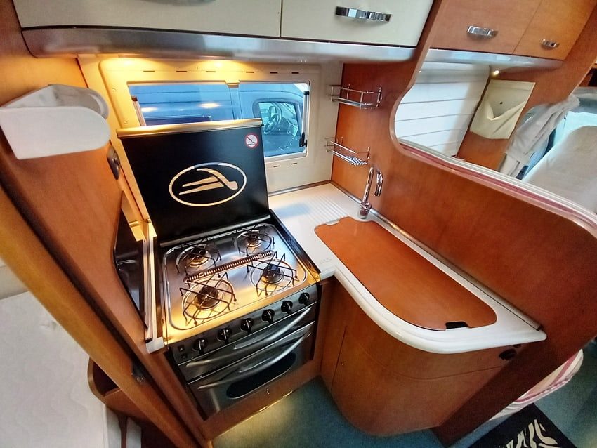 Arca P 680 LSX letto alla francese, € 39900,00 - Barbera Caravan - foto 10