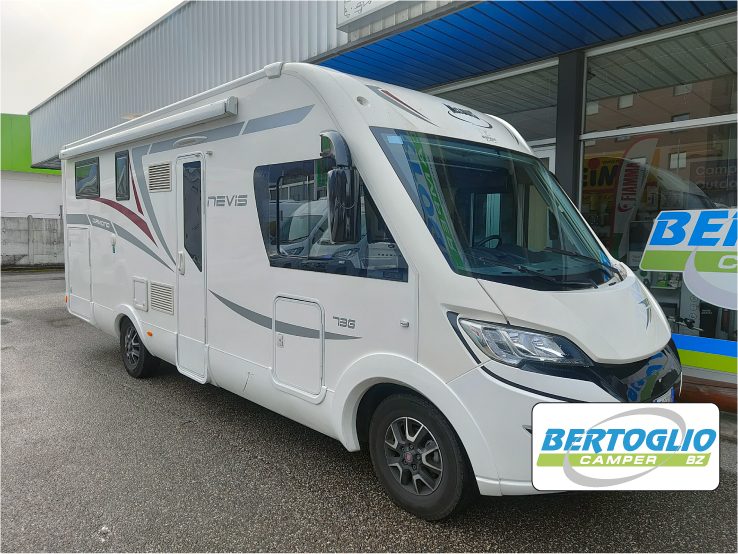 764 – MCLOUIS NEVIS 73g – motorhome con garage e letti gemelli in coda