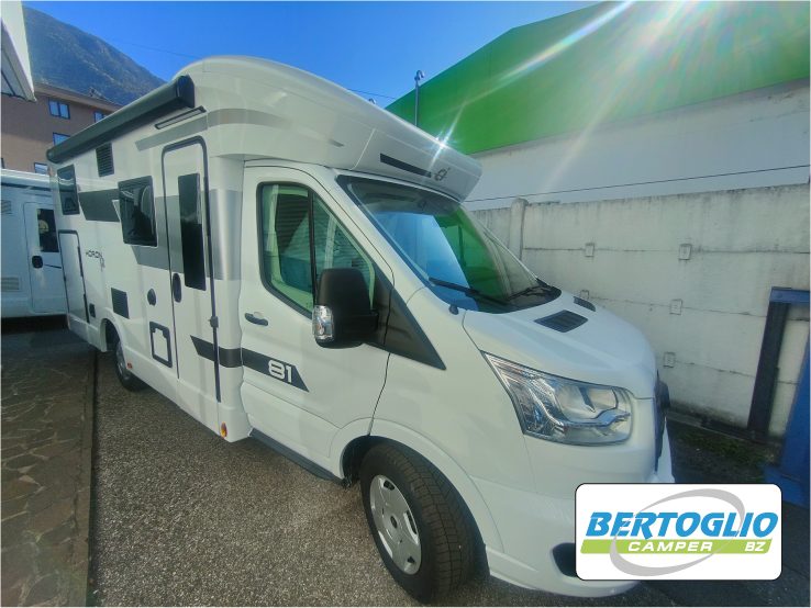 739 CI HORON FIT 81 XT semintegrale con matrim in coda, basculante, larghezza ridotta e cambio automatico